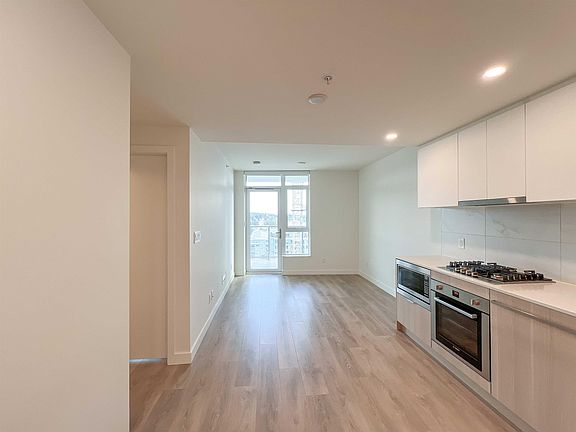 4th image of 308 Alderson Ave #2208