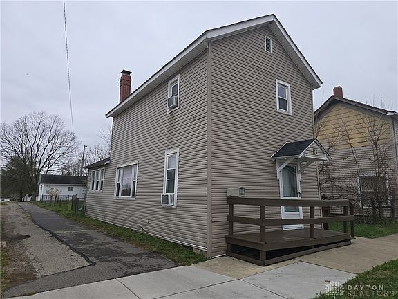 3rd image of 136 N Washington St