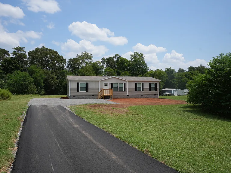 1812 S Odell Rd — Photo 1
