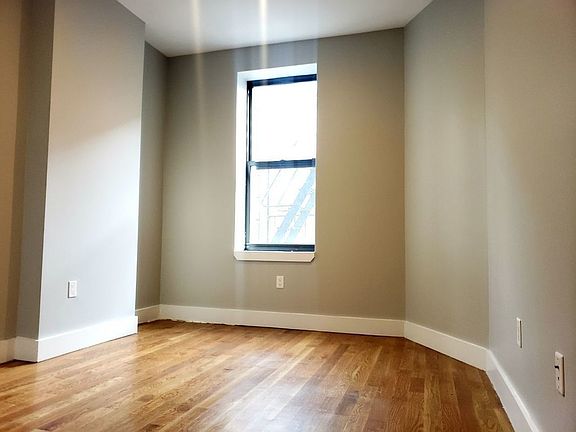 5th image of 1556 Greene Ave #2B