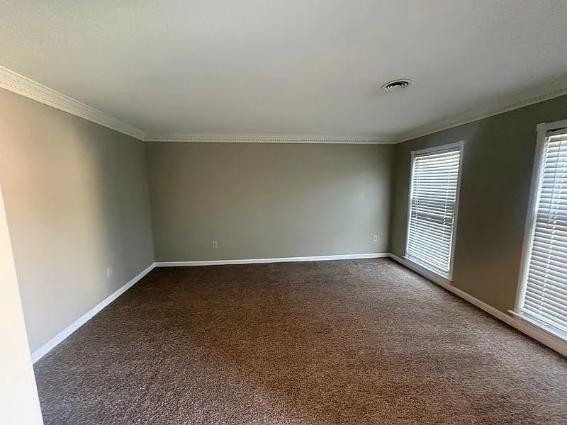 Spacious 3-Bed Home with Fireplace, Breakfast Nook & Fenced Backyard — Photo 3