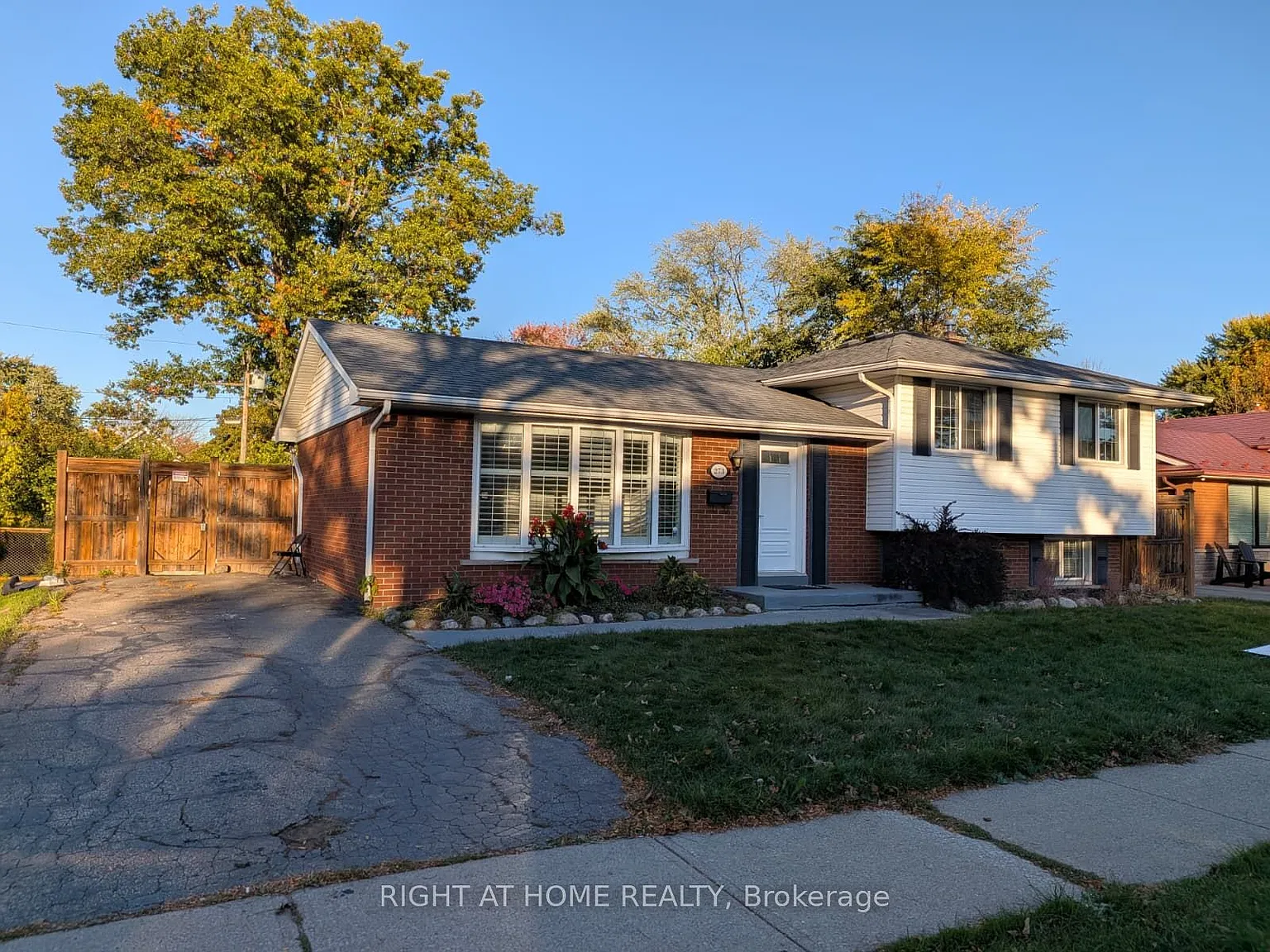 3 bed, $3,800 — Photo 2