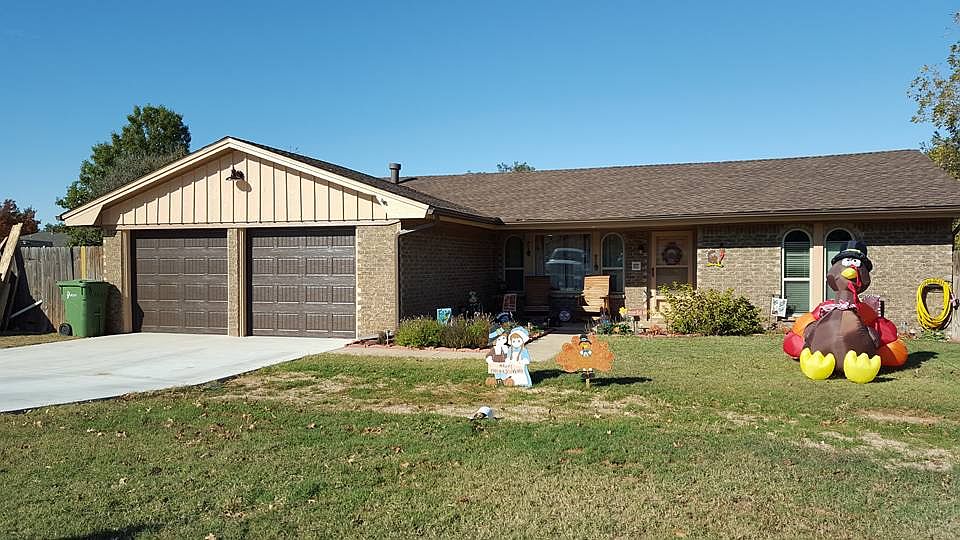 1st image of 621 Saint James Pl