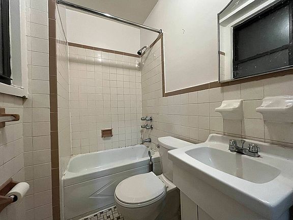 5th image of 209 W 80th St APT 1A