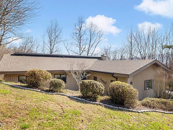 2nd image of 516 Woodstone Ct #516