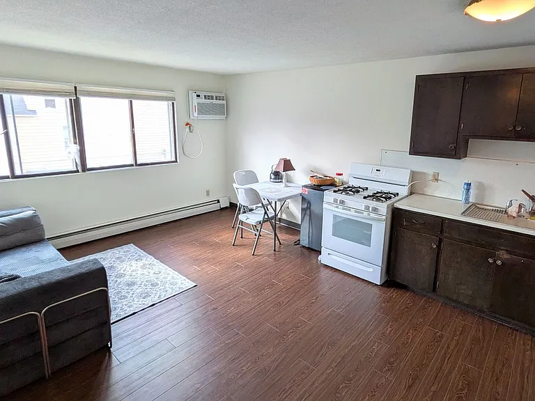 615 Ontario St SE — Photo 17