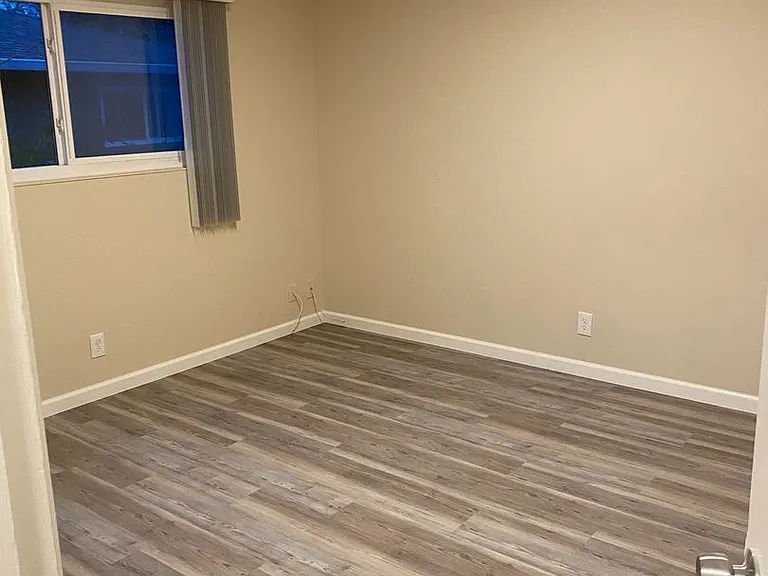 923 Tamarack — Photo 8