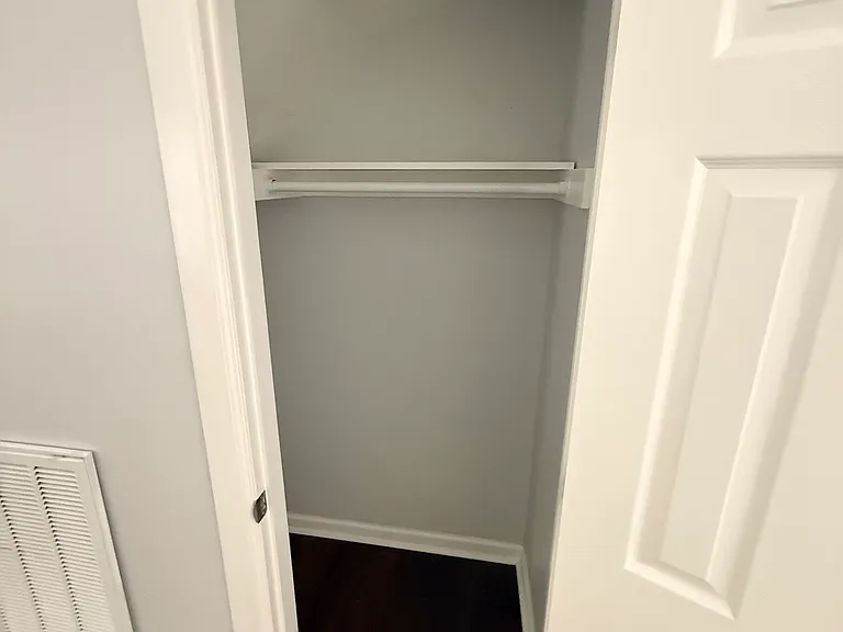 548 Winthrop Ave #1R — Photo 7