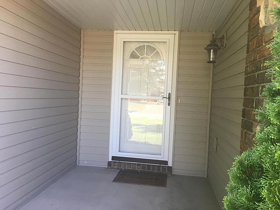 5th image of 3083 E Bradford St