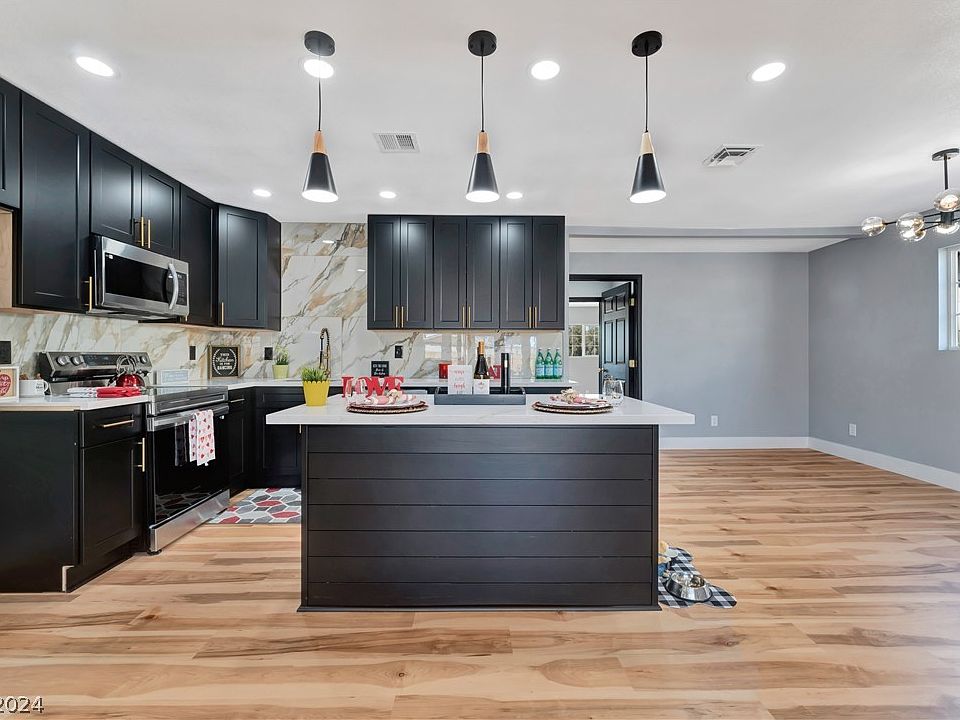 1st image of 308 Flaxen Cir