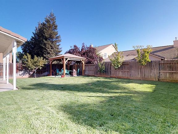 3rd image of 2220 Ryanlee Dr