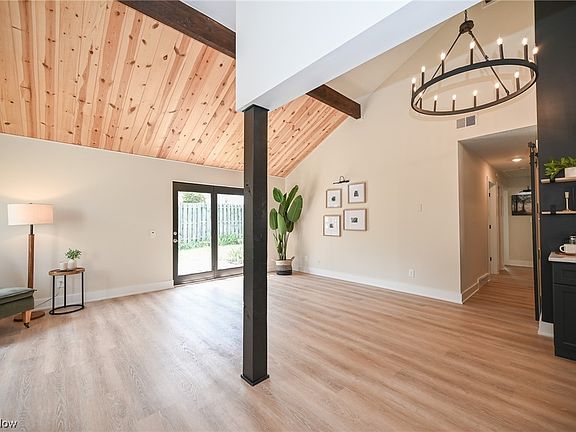 5th image of 1364 W 67th St