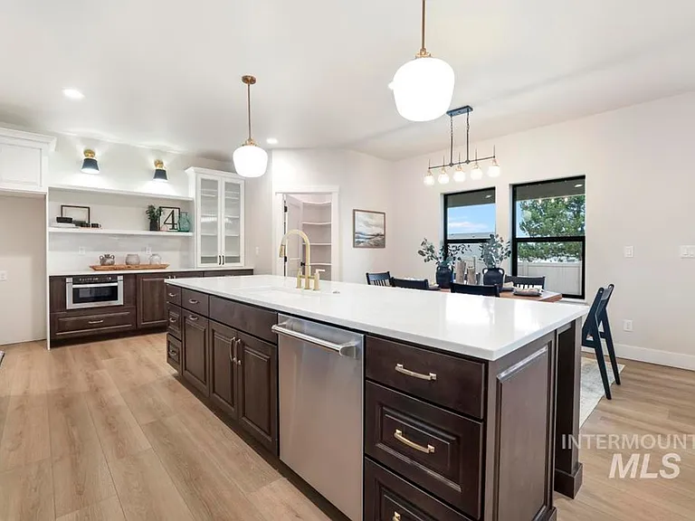 547 Canyon Falls Dr — Photo 10