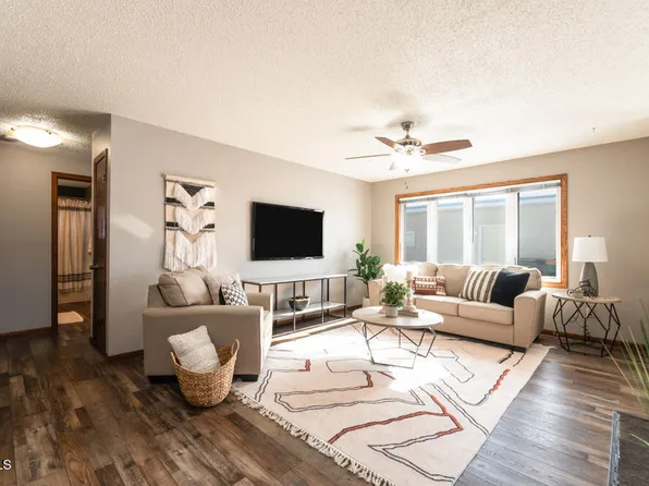 2117 Harmon Ave, Bismarck, ND 58501