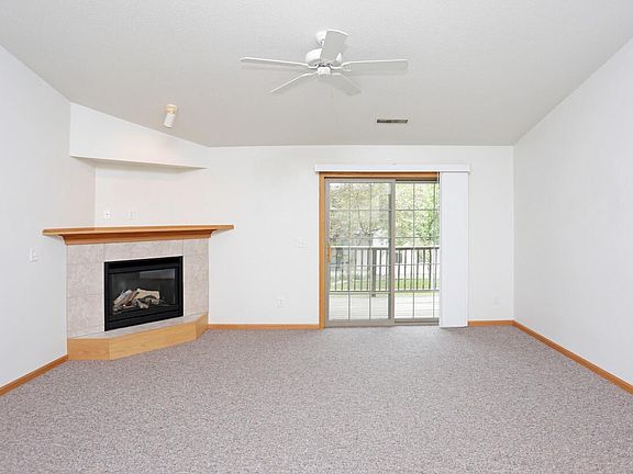 5th image of 30 Green Meadow Ct Unit 7