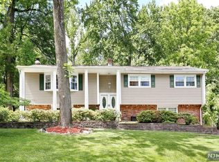 1 Michael St, Woodcliff Lake, NJ 07677