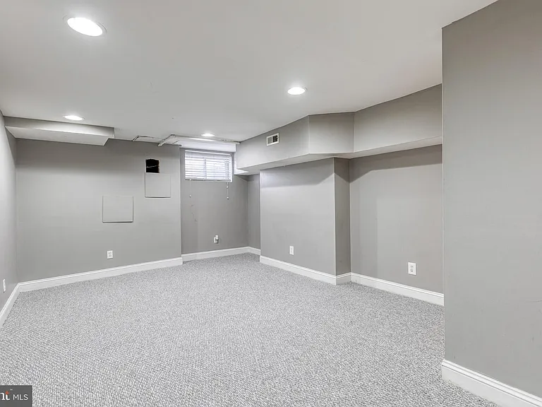 1514 Light St — Photo 24