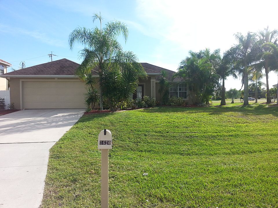 1st image of 1620 SW 52nd St