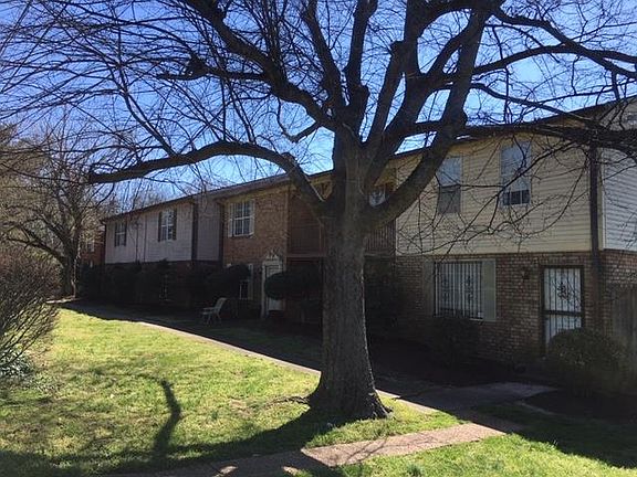 3rd image of 907 Coarsey Dr