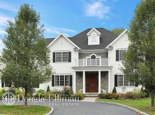 2 Schoen Ln, New Rochelle, NY 10804