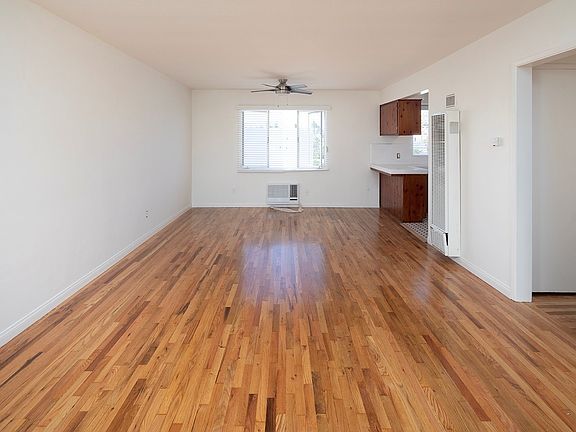 5th image of 4188 Mississippi St