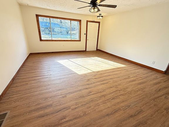 4th image of 157 Old Loving Rd