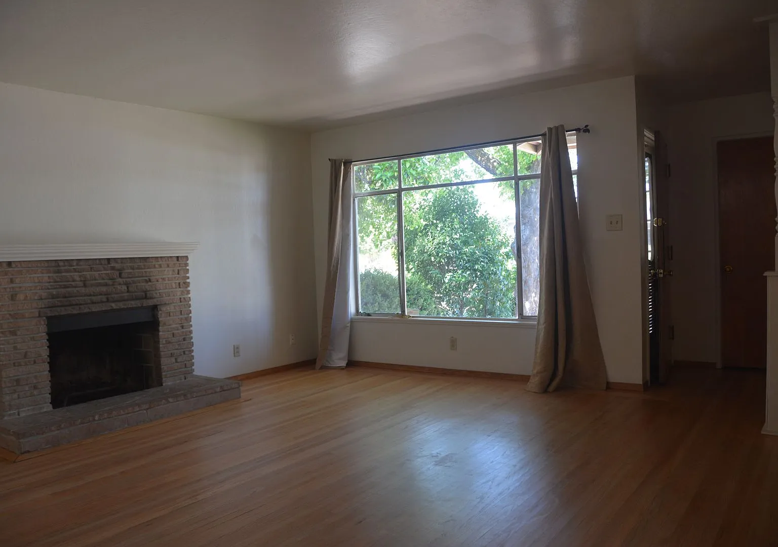 Spacious newly updated Pittsburg 3/1.5 home — Photo 3
