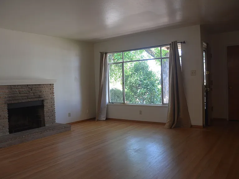 3809 Lassen Dr — Photo 3