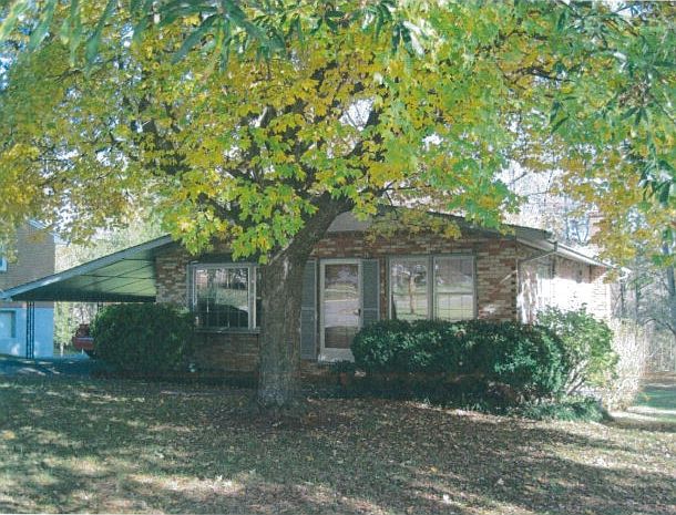 1st image of 896 Glade St