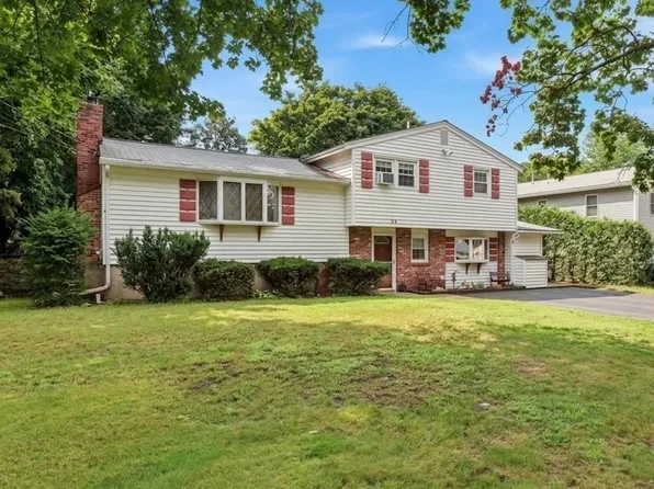 33 Rolling Ln, Hudson, MA 01749