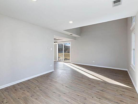 3rd image of 12516 Deer Park Dr