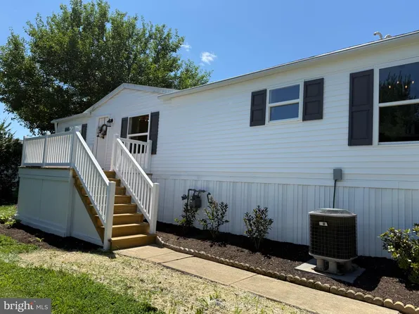 203 Oakfield Ct W, Lancaster, PA 17603