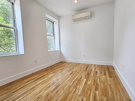 4th image of 354 S 4th St #2B