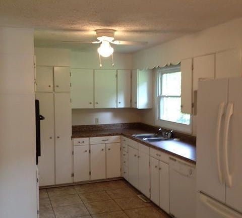 3rd image of 1622 Rainbow Forest Dr