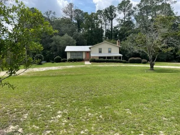 710 Forest Circle Dr, Douglas, GA 31533