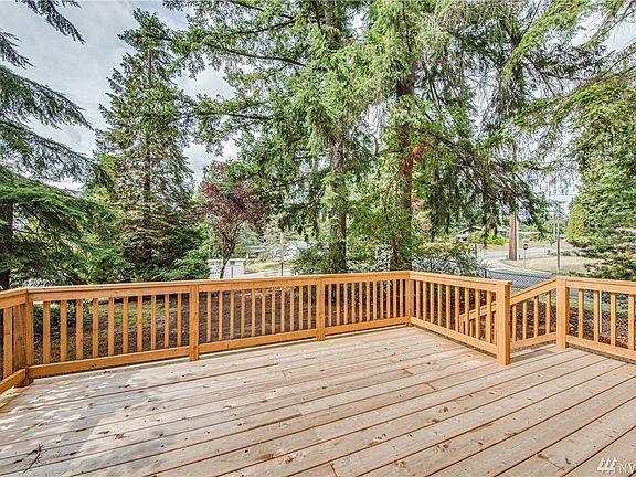 4th image of 18001 Olympic View Dr