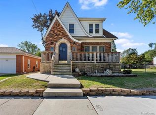 349 Clinton St, Wyandotte, MI 48192