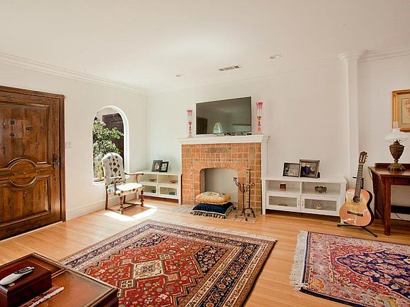 5th image of 1049 S Stanley Ave #1051