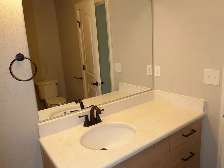 3576-3578 Fisher Ct NE — Photo 40