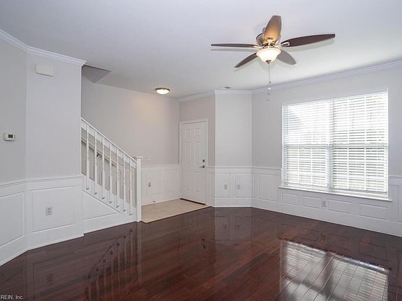 2nd image of 2028 Smallbrooke Ct