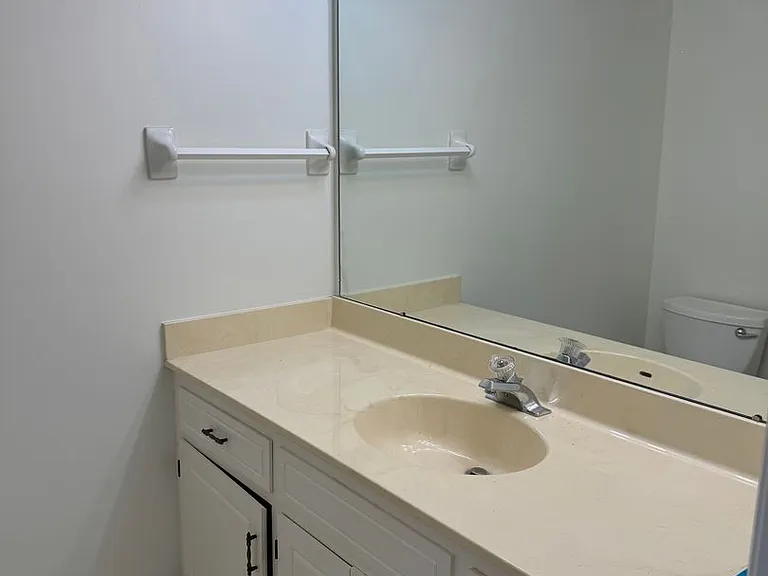 834 Brentwood Point — Photo 11