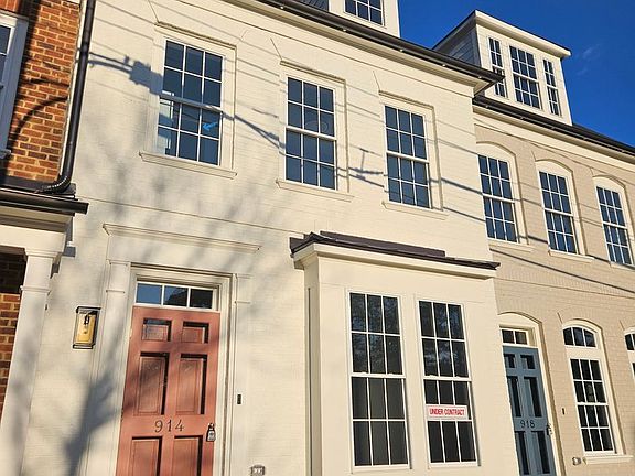 3rd image of 914 Charles St