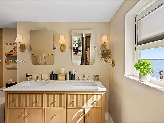 4th image of 1402 Brickell Bay Dr APT 603
