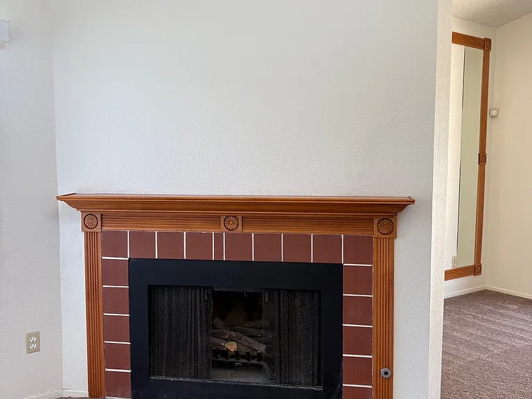 1108 Cleghorn Dr #G — Photo 2