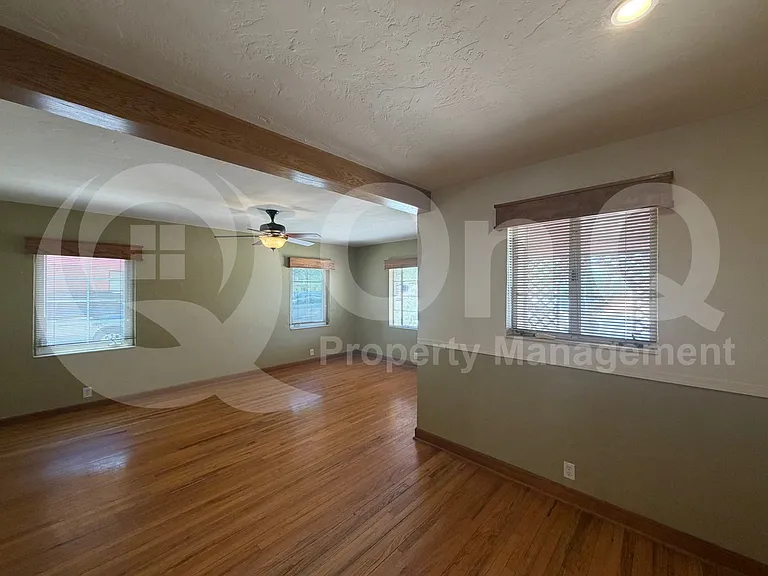2926 E Waverly St — Photo 32