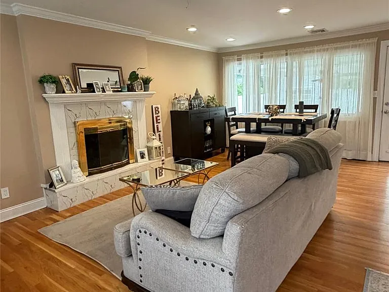 914 Annette Dr — Photo 3