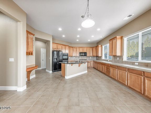 5th image of 3240 Quartzite Dr