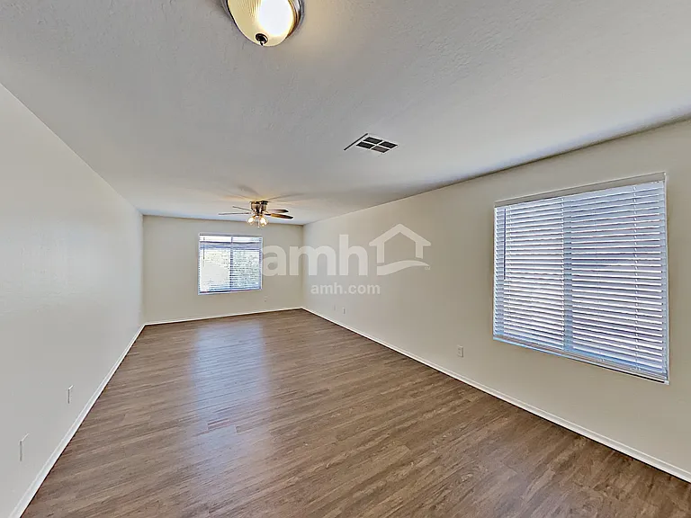 276 S 165th Dr — Photo 9