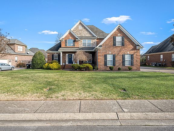 2nd image of 1460 Winterberry Dr