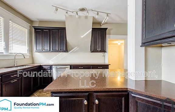 5th image of 895 N Avalon St